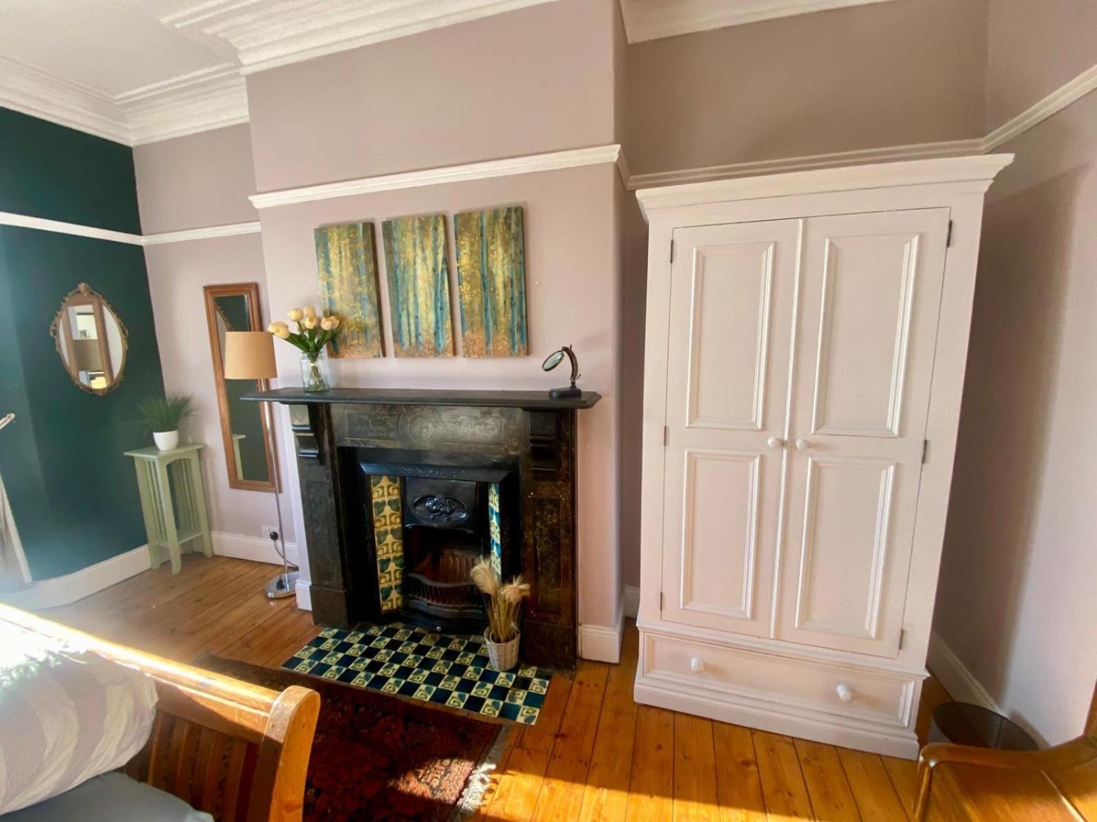 Large, Comfy Close To Centre - Guest house *