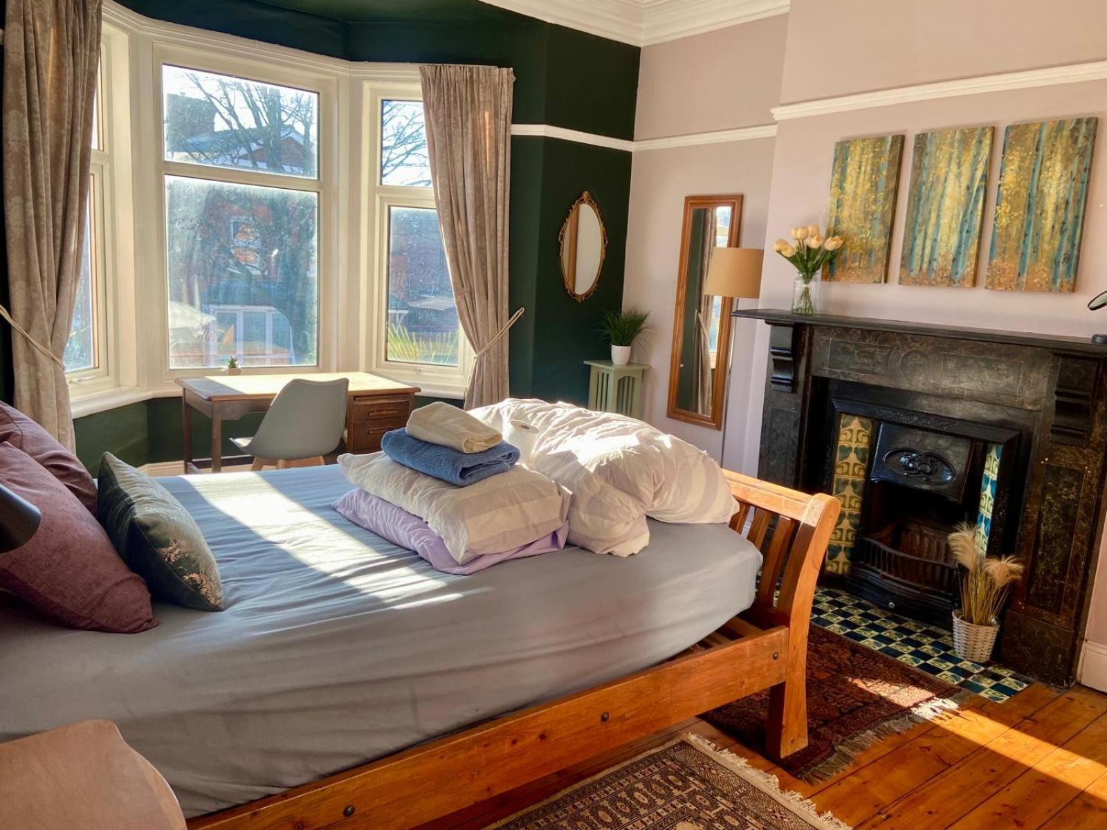 Guest house Large, Comfy Close To Centre - *