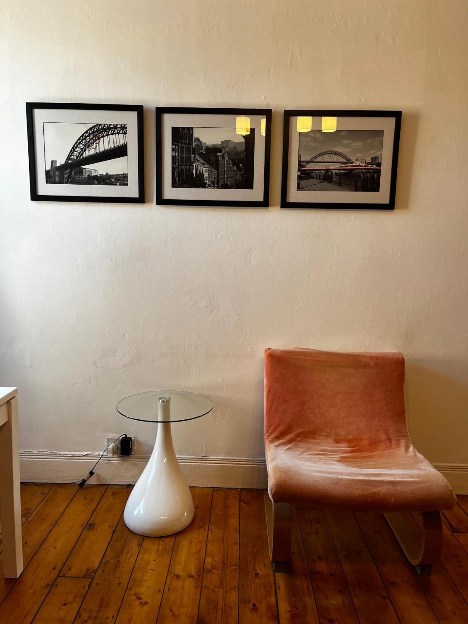 Large, Comfy Close To Centre -