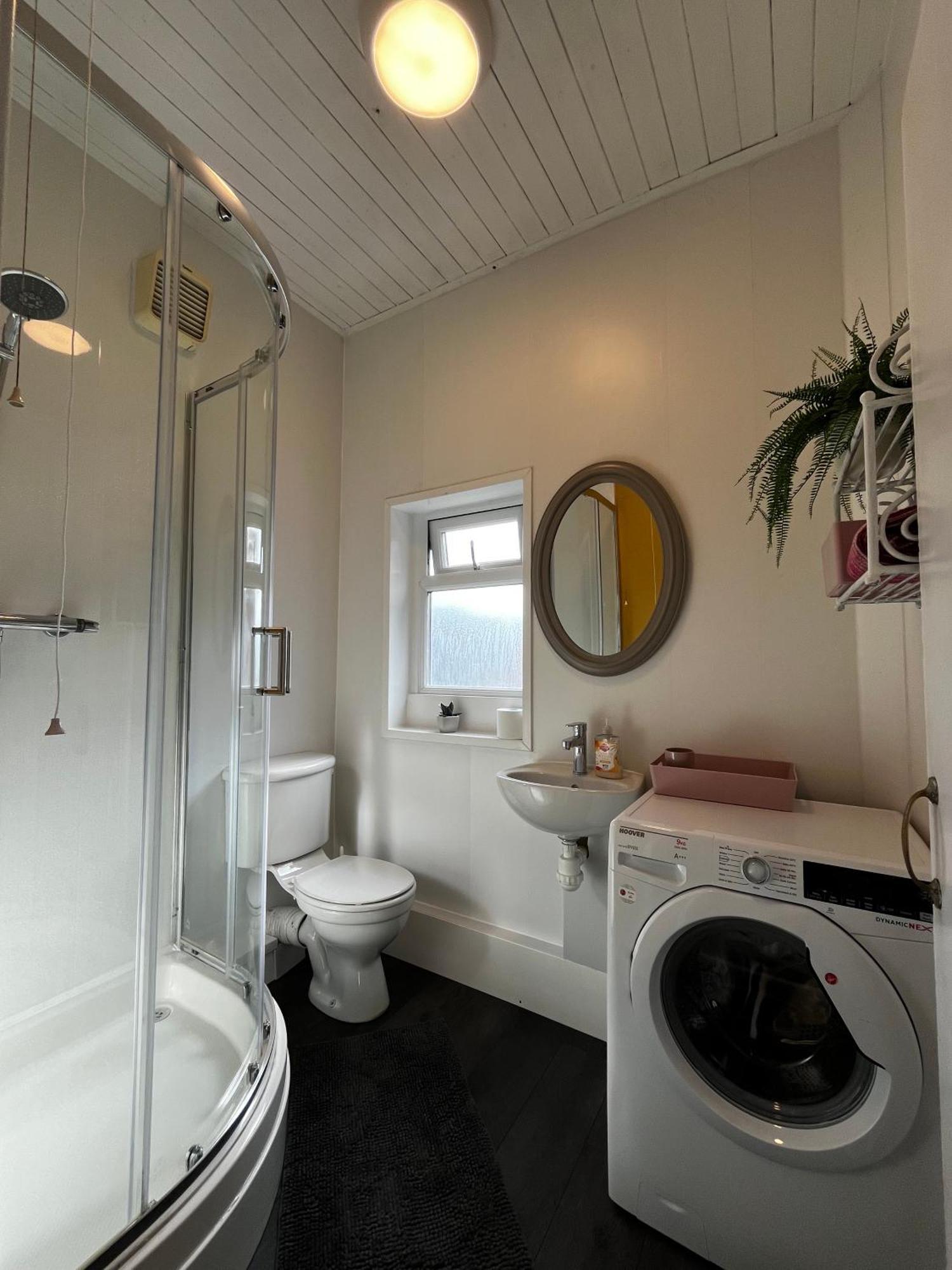 Large, Comfy Close To Centre - * Newcastle upon Tyne