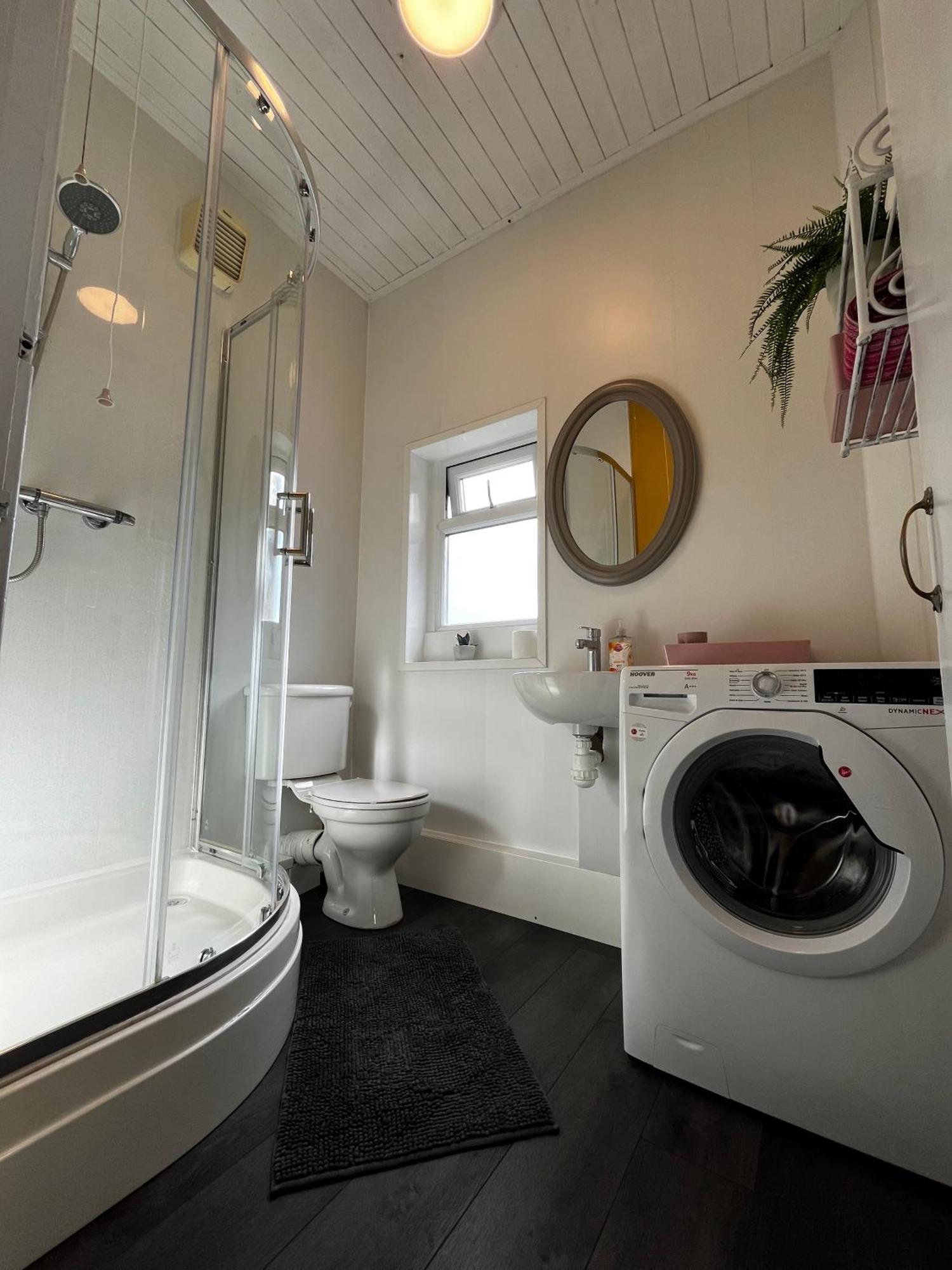 Large, Comfy Close To Centre - Guest house Newcastle upon Tyne